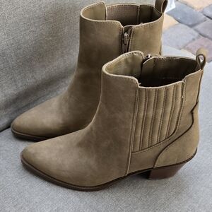 Unisa Taupe Western Booties